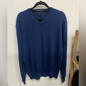 Nieman Marcus Men’s 100% Cashmere V-Neck Sweater